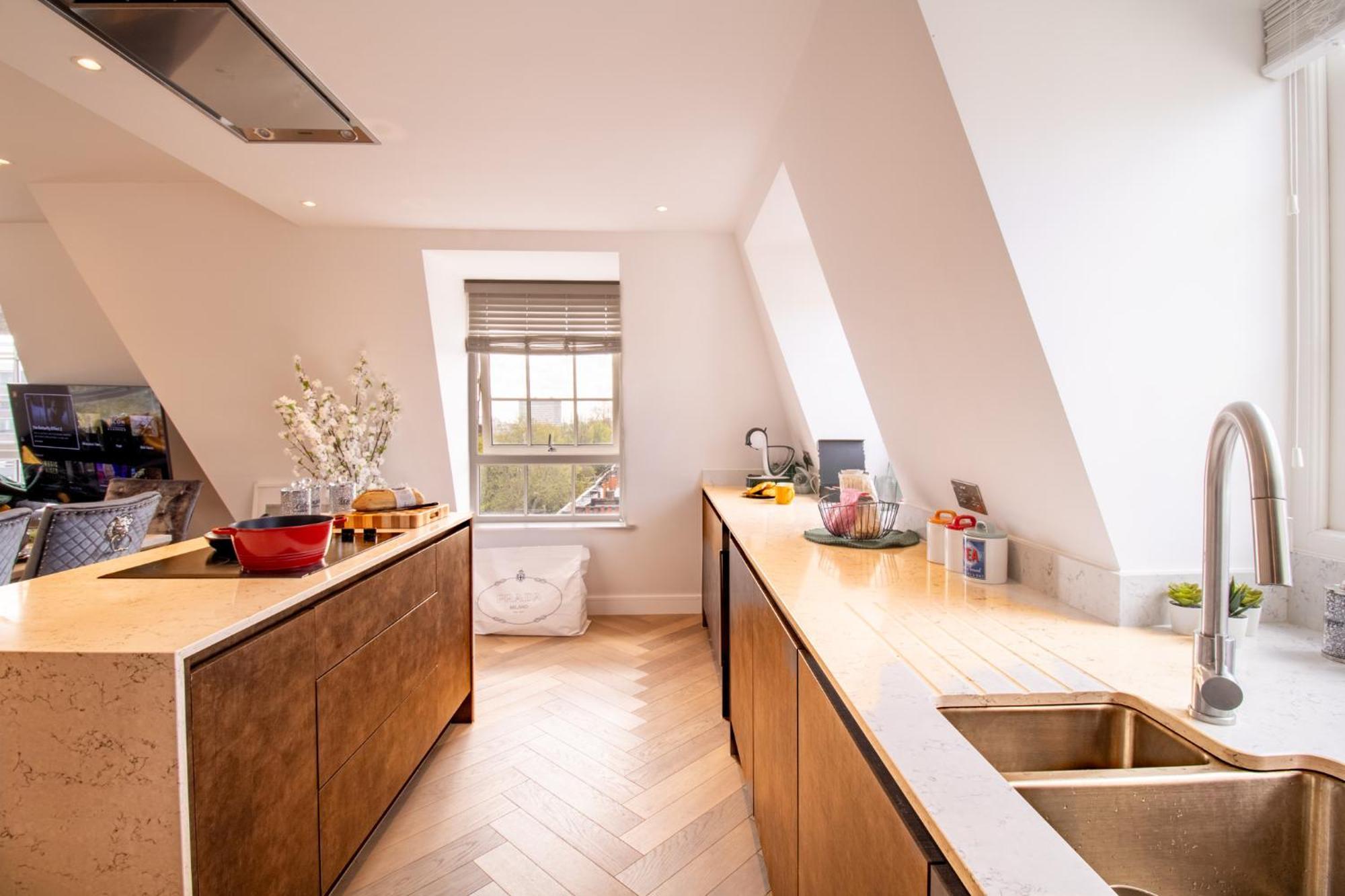 Elegant 3-Bedroom Penthouse In Marble Arch 70 London Ngoại thất bức ảnh